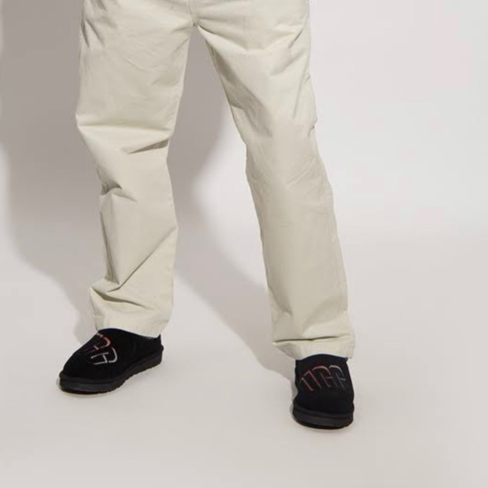 UGG Tasman